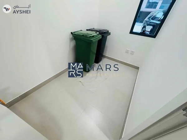 Brand new 4 bedroom corner unit with majlis in Robinia for rent just 195k