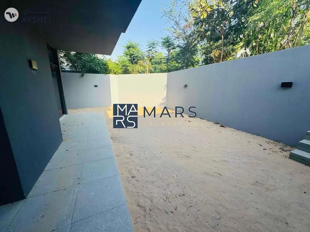 Brand new 4 bedroom corner unit with majlis in Robinia for rent just 195k-2-2