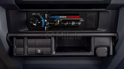 Toyota Land Cruiser 70 TOYOTA LAND CRUISER 76-19