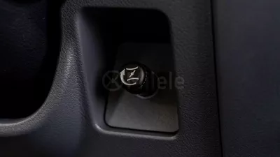 Toyota Land Cruiser 70 TOYOTA LAND CRUISER 76-20