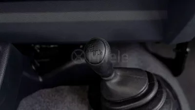 Toyota Land Cruiser 70 TOYOTA LAND CRUISER 76-21