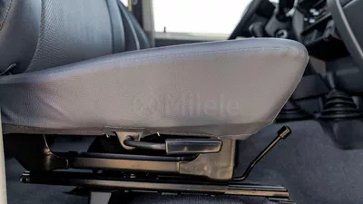 Toyota Land Cruiser 70 TOYOTA LAND CRUISER 76-24