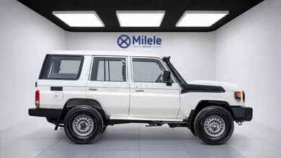Toyota Land Cruiser 70 TOYOTA LAND CRUISER 76-5