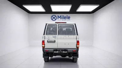 Toyota Land Cruiser 70 TOYOTA LAND CRUISER 76-7