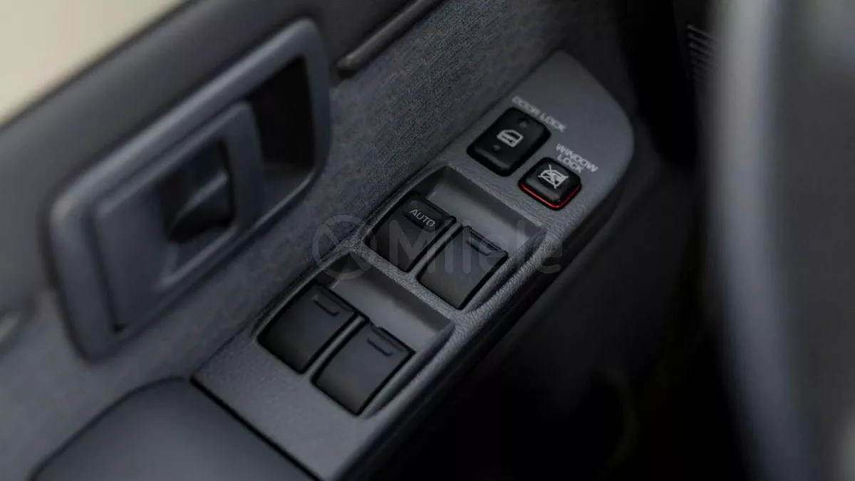 Toyota Land Cruiser 70 TOYOTA LAND CRUISER 76-10-0