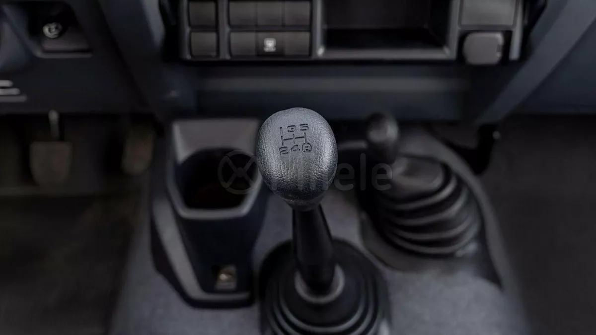 Toyota Land Cruiser 70 TOYOTA LAND CRUISER 76-22-0