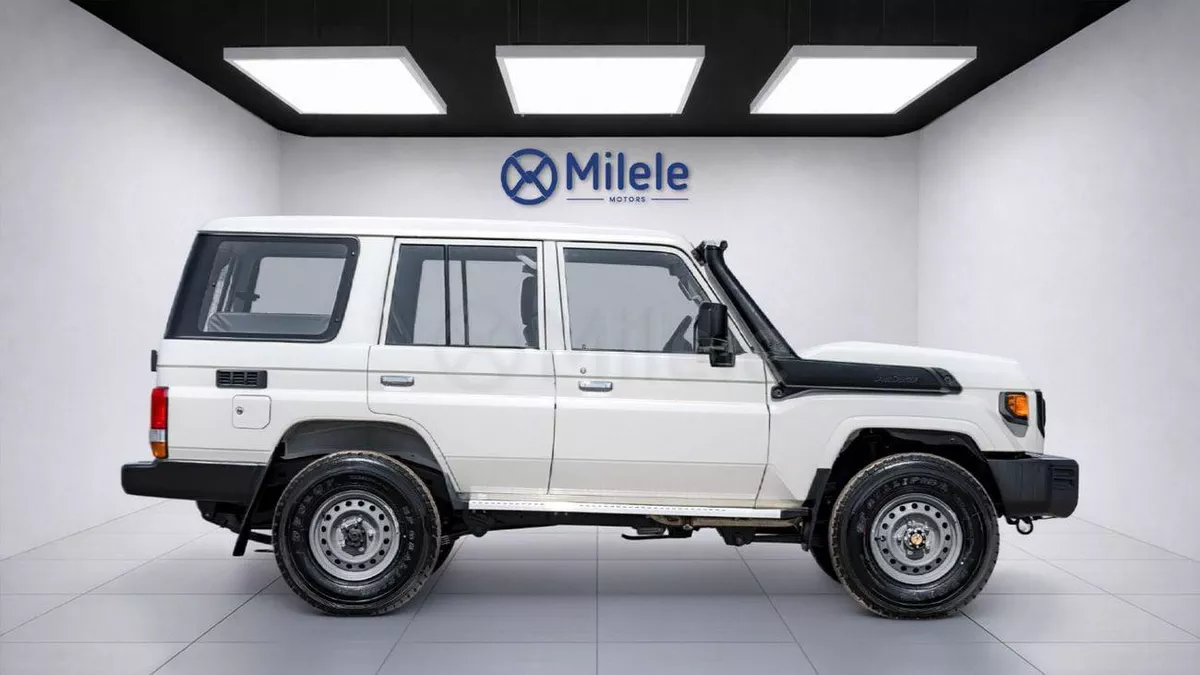 Toyota Land Cruiser 70 TOYOTA LAND CRUISER 76-5-0