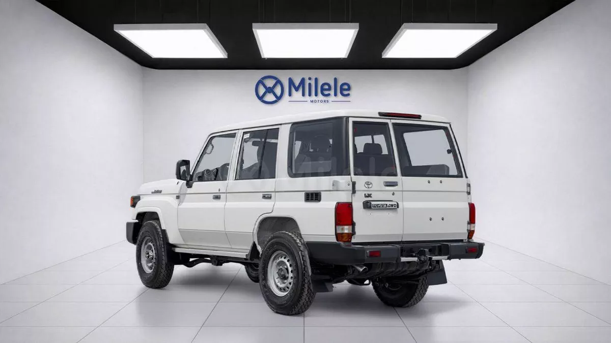 Toyota Land Cruiser 70 TOYOTA LAND CRUISER 76-6-0
