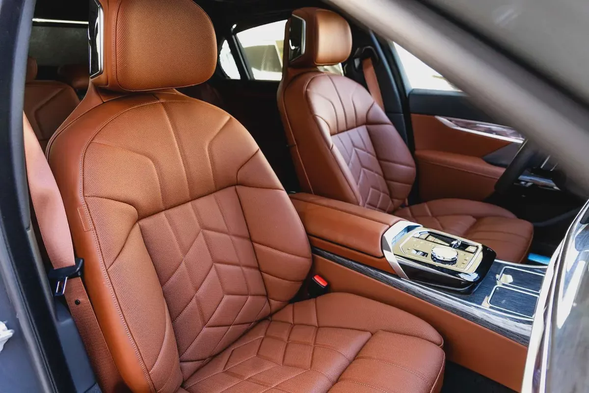 2026 BMW 735i Excellence | GCC Specs | 2,527 KM | 2 Years Warranty | AED 365,000-6-6
