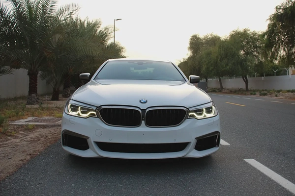 BMW M550i xDrive V8 2018 | GCC Specs | Pristine Condition