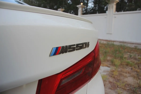 BMW M550i xDrive V8 2018 | GCC Specs | Pristine Condition