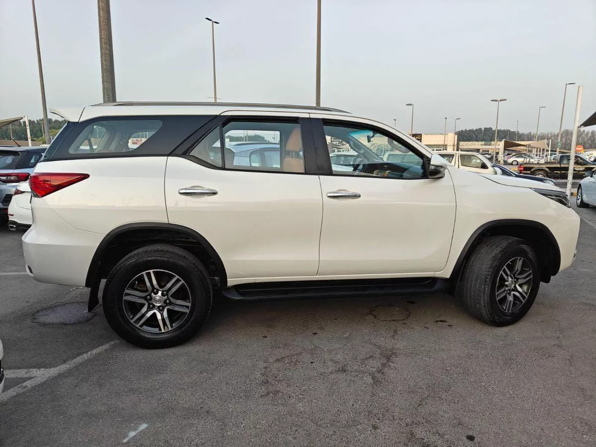 Toyota Fortuner EXR Toyota Fortuner EXR 2.7L (160 HP) MY2021 GCC-2-0