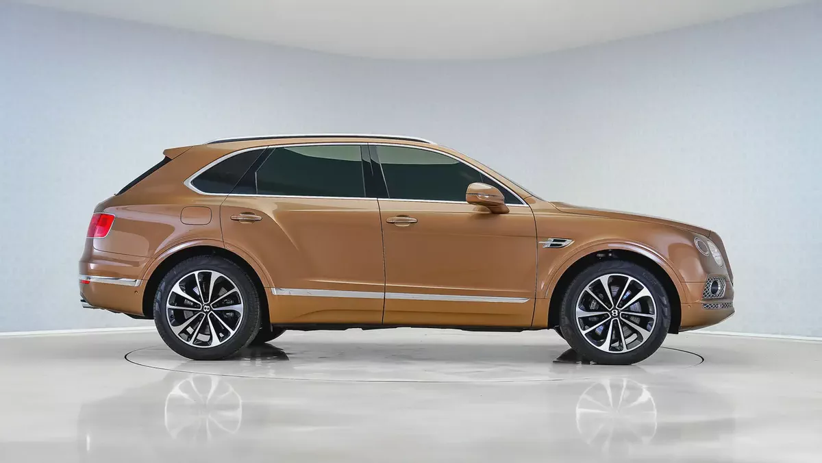 2017 Bentley Bentayga Signature | GCC Specs | Fully Maintained-1-1
