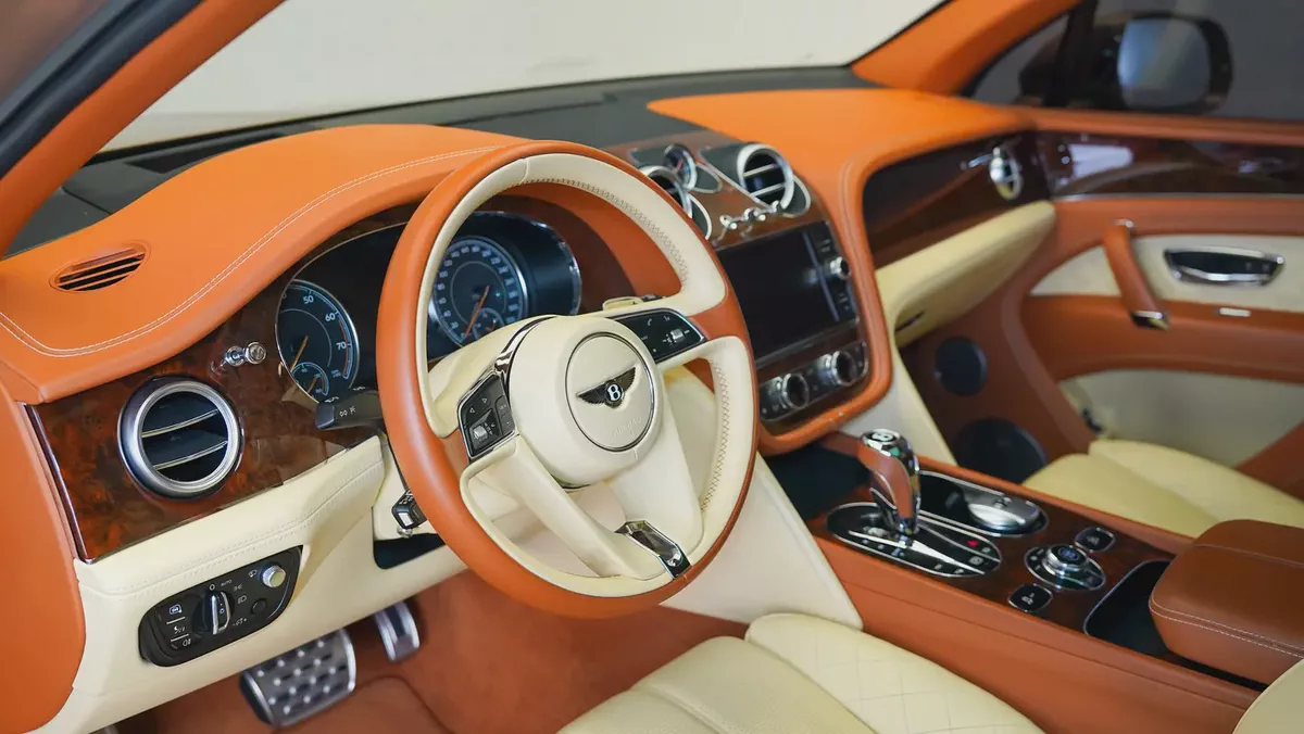 2017 Bentley Bentayga Signature | GCC Specs | Fully Maintained-3-3