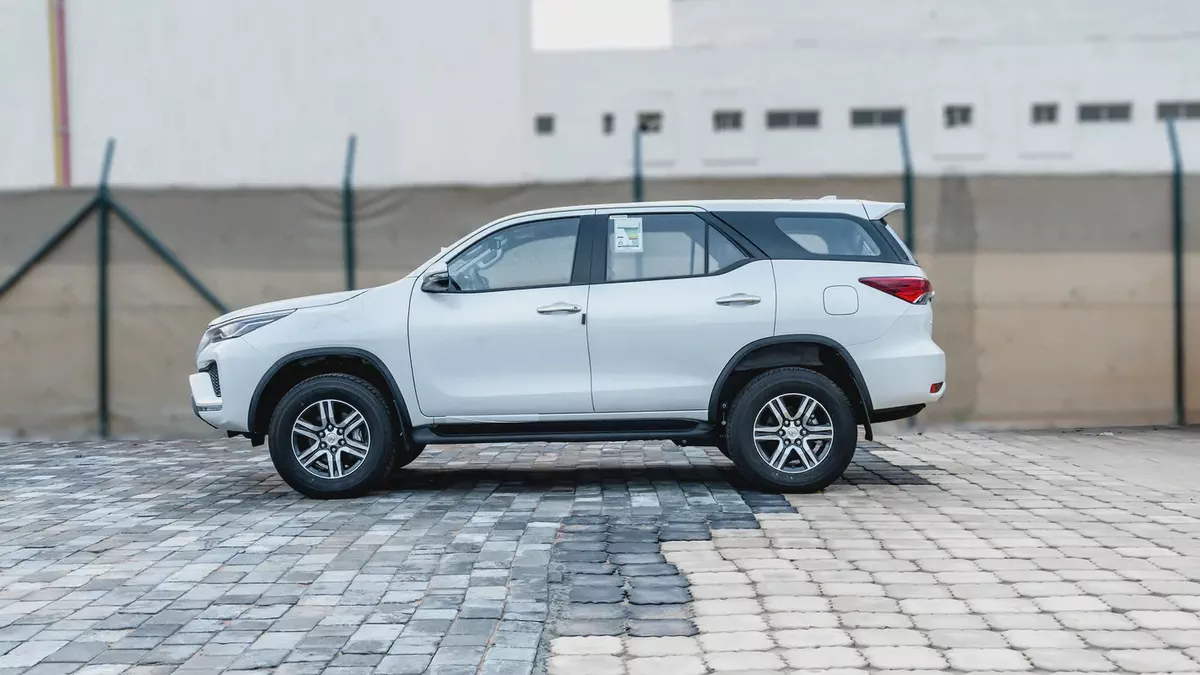 2026 Toyota Fortuner GX 4x2 2.7L Petrol AT - RWD-3-3
