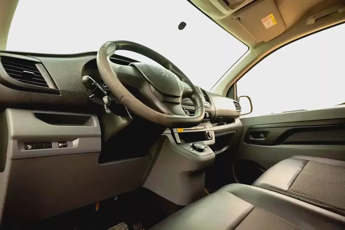 Peugeot Expert | Delivery Van | Automatic Diesel | GCC Specs | Ref#P01949-10-10