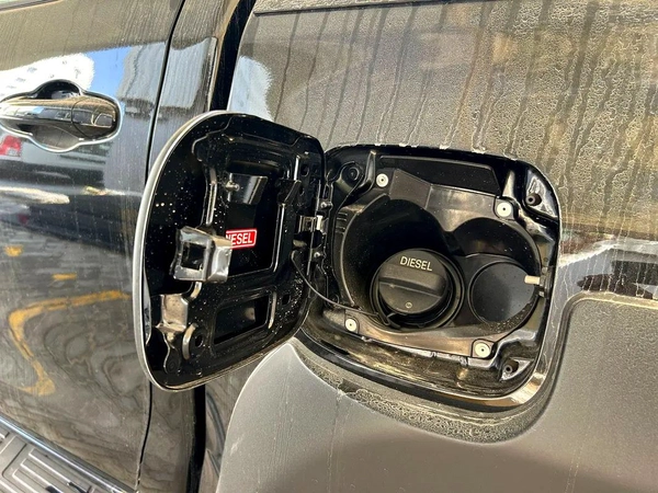2025 TOYOTA RIGHT HAND DRIVE HILUX TOP-LINE D/CAB 2.8L DIESEL BRAND NEW 0KM