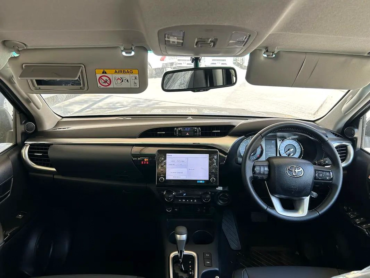2025 TOYOTA RIGHT HAND DRIVE HILUX TOP-LINE D/CAB 2.8L DIESEL BRAND NEW 0KM