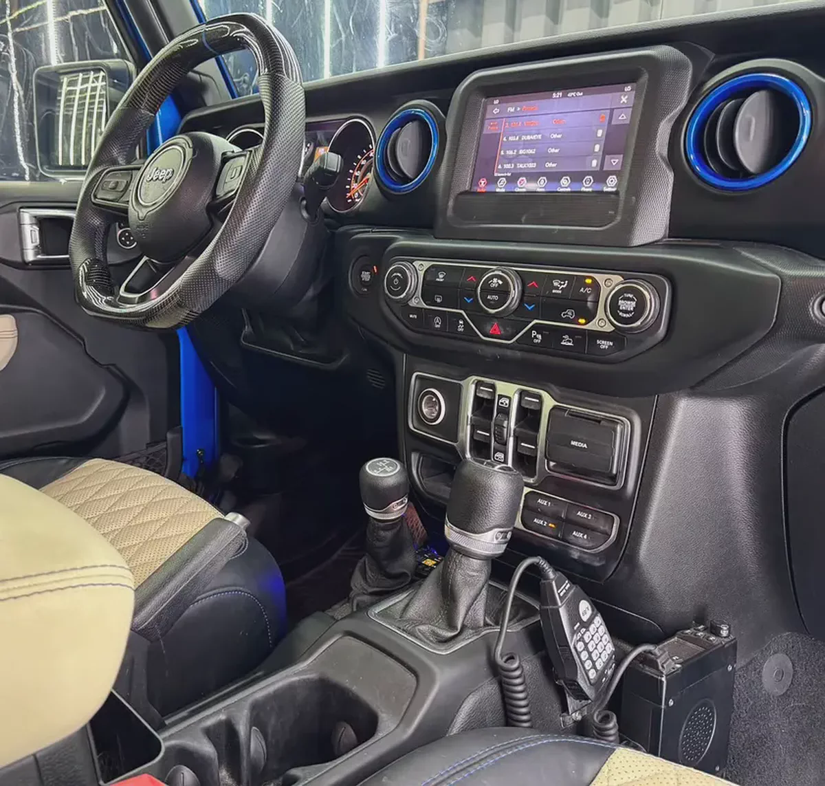 2020 Jeep Gladiator Sport 4x4 | Jeepers Edition | GCC | Well Maintained-14-14