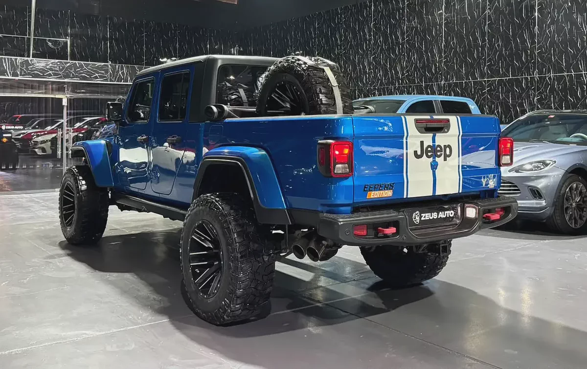 2020 Jeep Gladiator Sport 4x4 | Jeepers Edition | GCC | Well Maintained-4-4