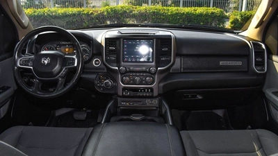 RAM 1500 BIGHORN-4