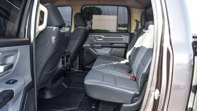 RAM 1500 BIGHORN-6