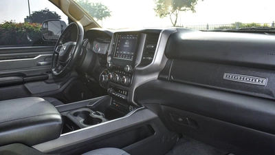 RAM 1500 BIGHORN-7