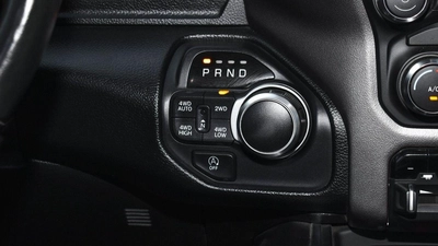 RAM 1500 BIGHORN-10