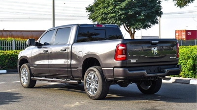 RAM 1500 BIGHORN-12