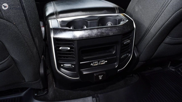 RAM 1500 BIGHORN