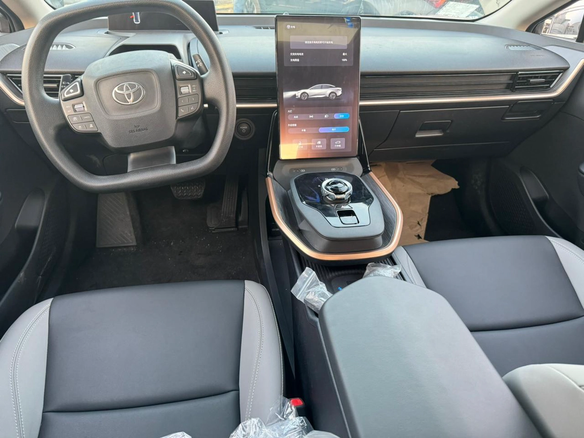 New 2023 Toyota bZ4X-4-4