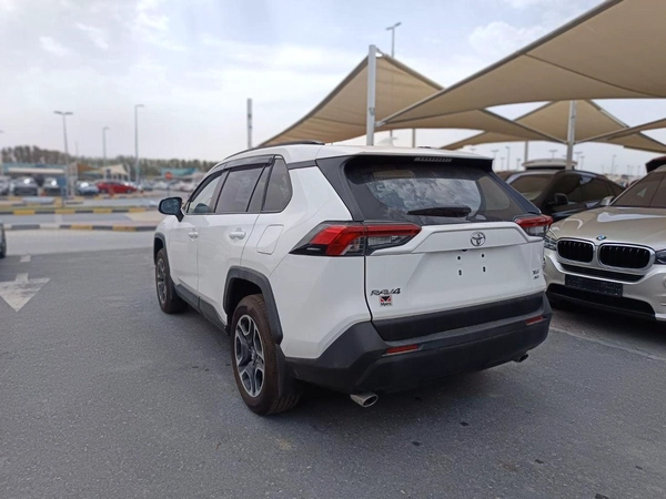 Toyota RAV4 2.5L (4WD) LE