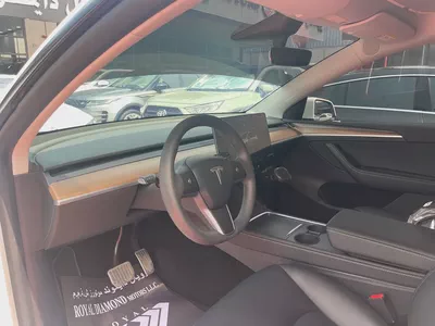 Tesla model Y Long Range 2022 GCC Under Warranty From Tesla-6