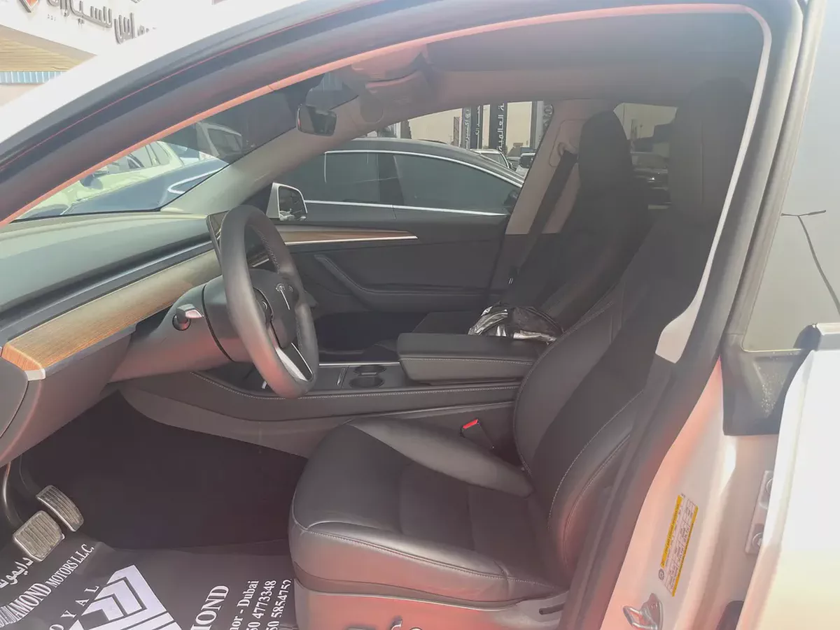 Tesla model Y Long Range 2022 GCC Under Warranty From Tesla-7-7