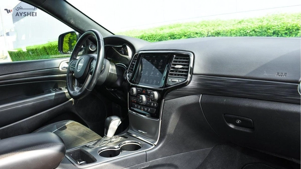 Jeep Grand Cherokee 3.6L V6 With SRT Badge