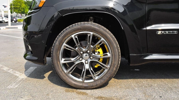 Jeep Grand Cherokee 3.6L V6 With SRT Badge