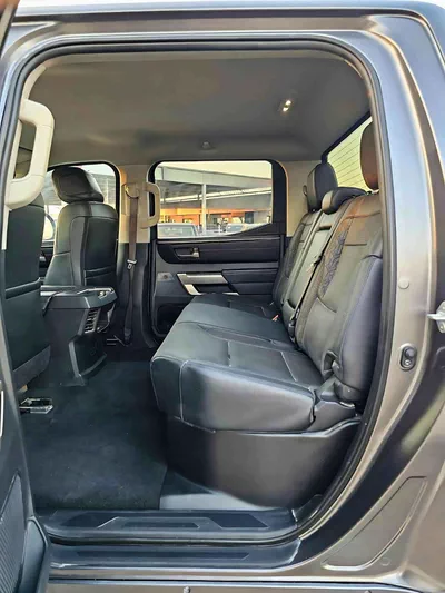 Toyota Tundra STD (NON GCC) CREWMAX TRD SR5/ 4WD/ VERY LOW MILEAGE/ ORG AIRBAG/ LOT#9666-8