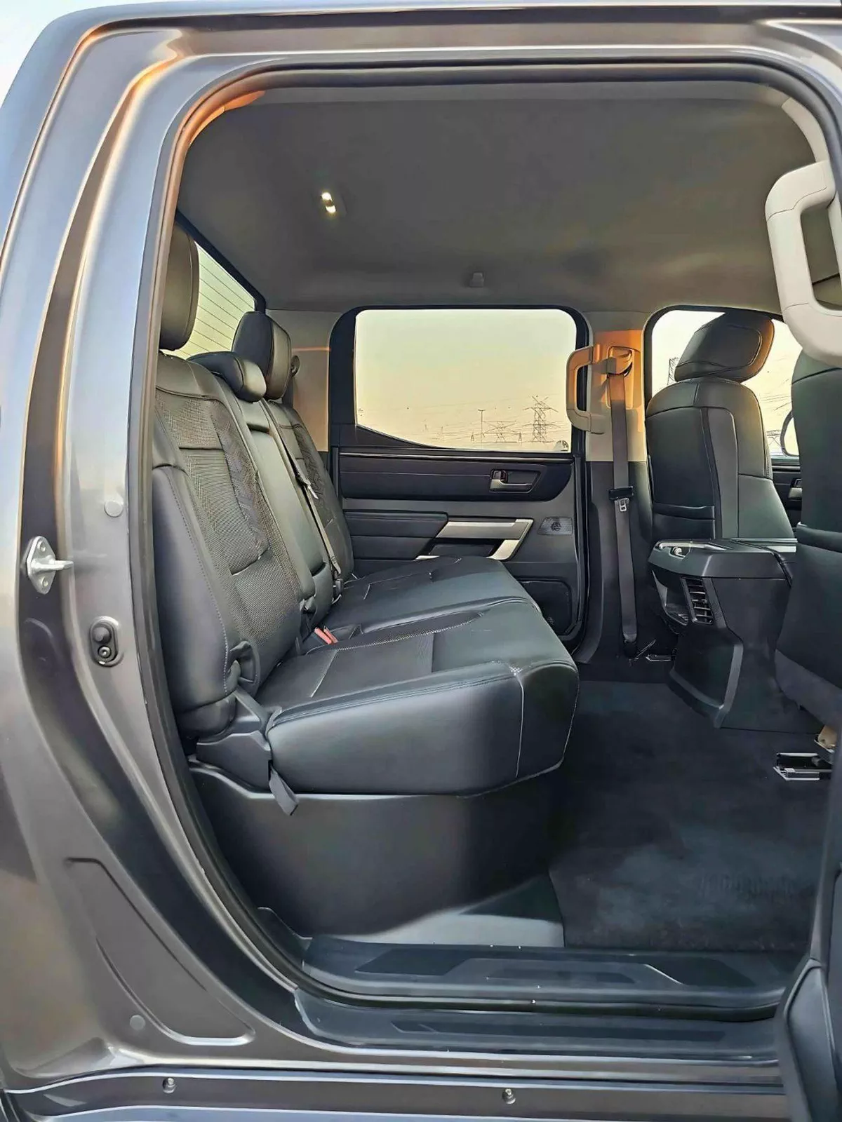 Toyota Tundra STD (NON GCC) CREWMAX TRD SR5/ 4WD/ VERY LOW MILEAGE/ ORG AIRBAG/ LOT#9666-9-0