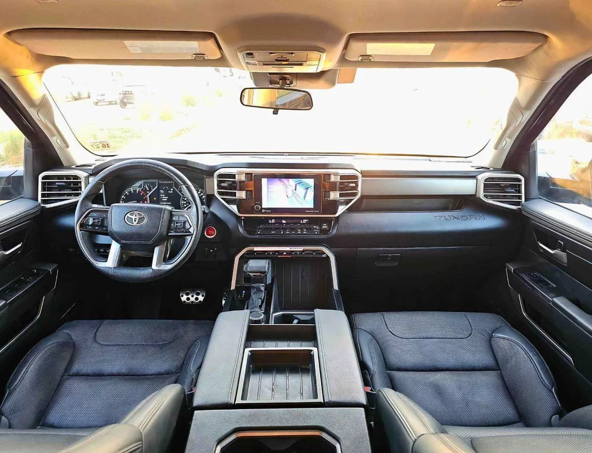 Toyota Tundra STD (NON GCC) CREWMAX TRD SR5/ 4WD/ VERY LOW MILEAGE/ ORG AIRBAG/ LOT#9666-11-0