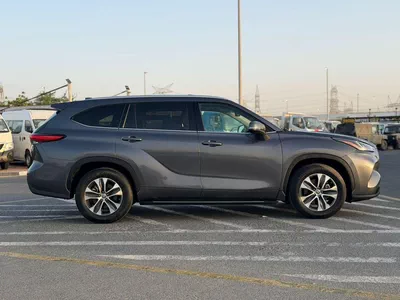 Toyota Highlander  2020 Toyota Highlander Full Option 3.5L V6 - SunRoof - Full Radar System - 7 Seater - Push Start-8