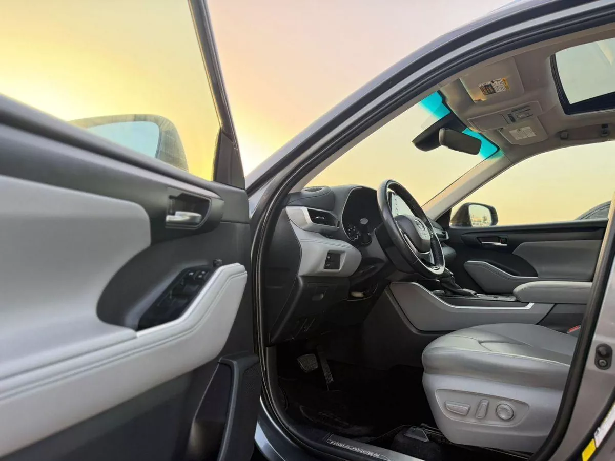 Toyota Highlander  2020 Toyota Highlander Full Option 3.5L V6 - SunRoof - Full Radar System - 7 Seater - Push Start-9-0