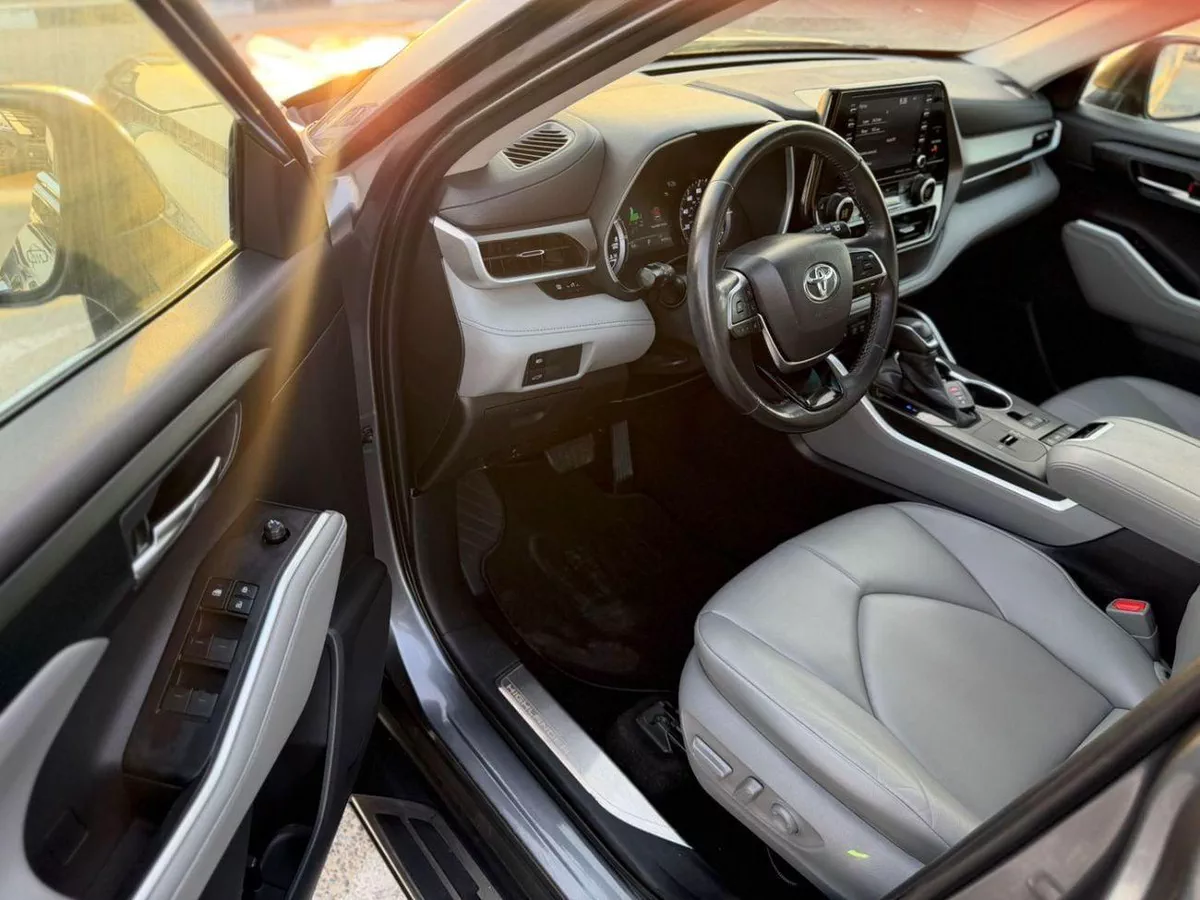 Toyota Highlander  2020 Toyota Highlander Full Option 3.5L V6 - SunRoof - Full Radar System - 7 Seater - Push Start-10-0