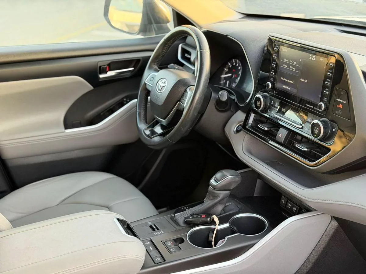 Toyota Highlander  2020 Toyota Highlander Full Option 3.5L V6 - SunRoof - Full Radar System - 7 Seater - Push Start-12-0