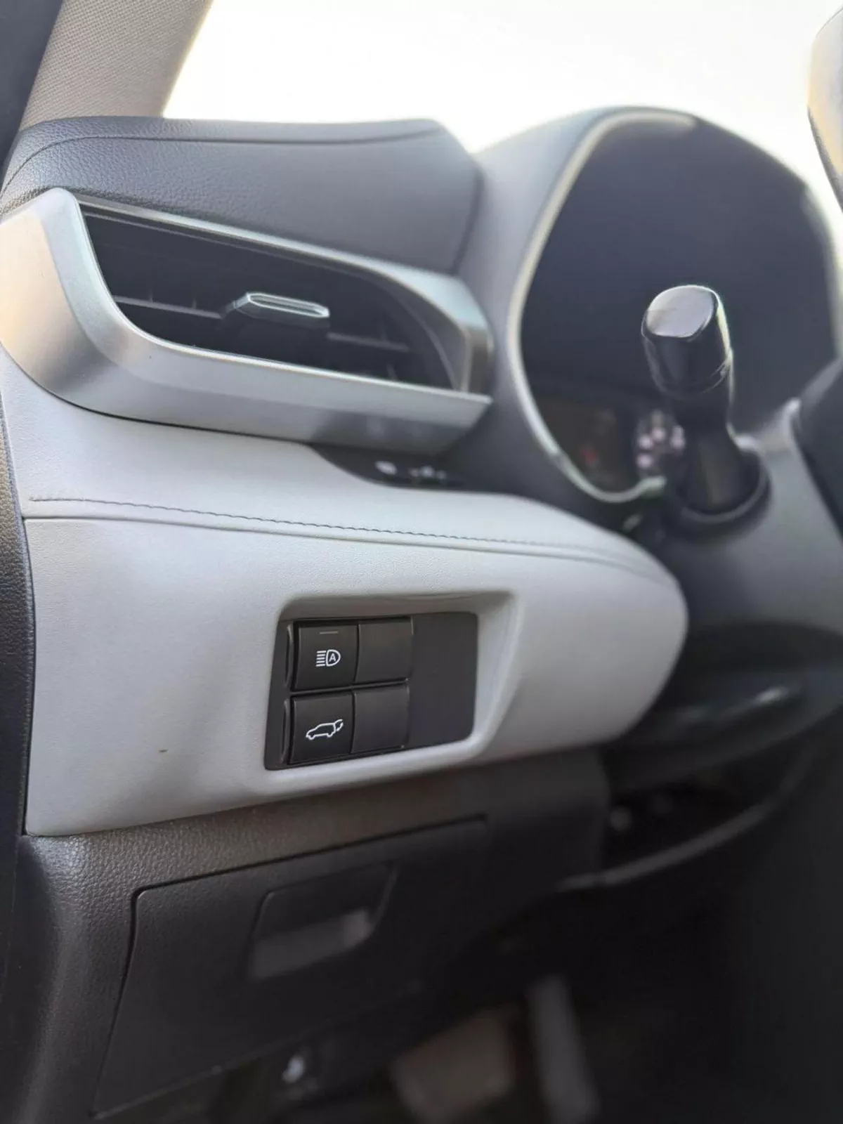 Toyota Highlander  2020 Toyota Highlander Full Option 3.5L V6 - SunRoof - Full Radar System - 7 Seater - Push Start-15-0