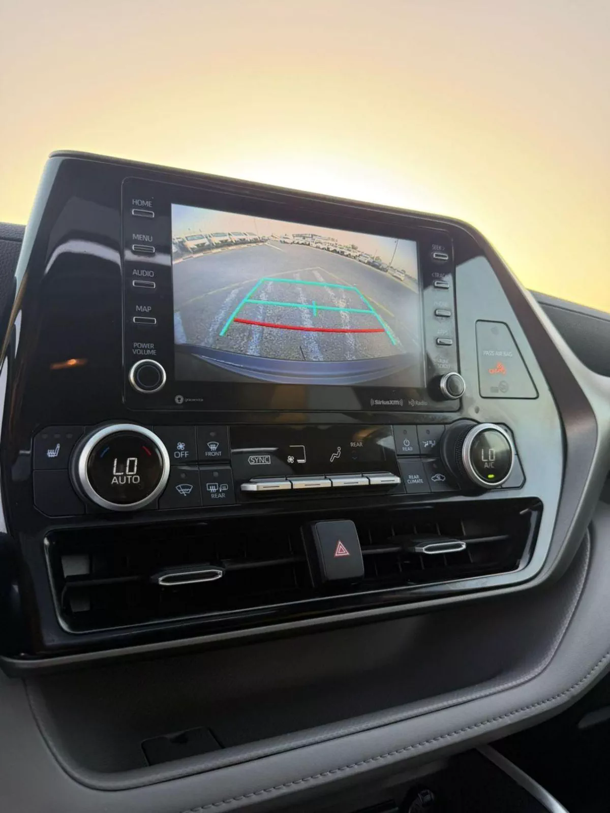 Toyota Highlander  2020 Toyota Highlander Full Option 3.5L V6 - SunRoof - Full Radar System - 7 Seater - Push Start-16-0