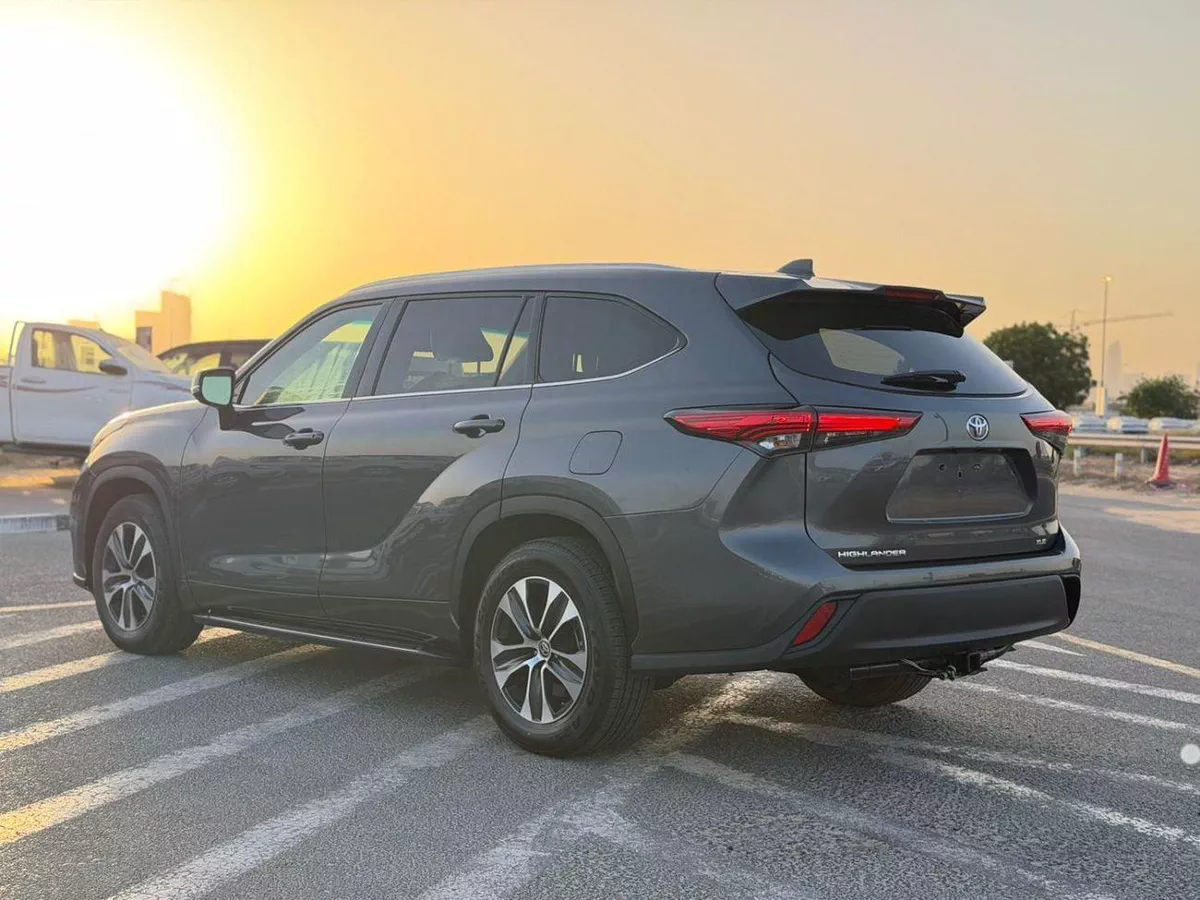 Toyota Highlander  2020 Toyota Highlander Full Option 3.5L V6 - SunRoof - Full Radar System - 7 Seater - Push Start-4-0
