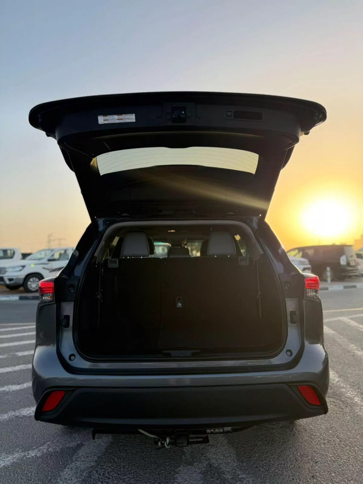 Toyota Highlander  2020 Toyota Highlander Full Option 3.5L V6 - SunRoof - Full Radar System - 7 Seater - Push Start-6-0