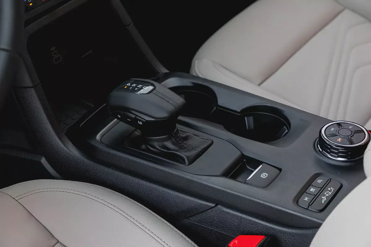 2,742 P.M |  Everest XLT | 0% Downpayment | FORD WARRANTY-9-9