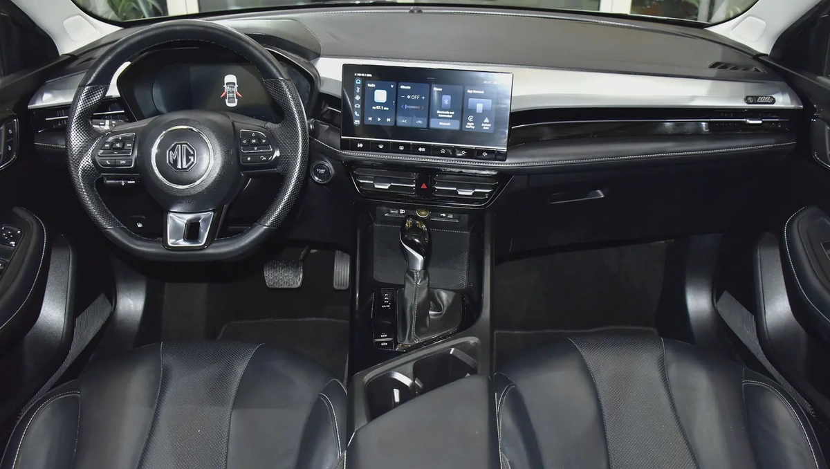 AED 571 EMi for 5Yrs | MG 5 ( 2025 Model ) in Silver Color GCC Specs-10-10