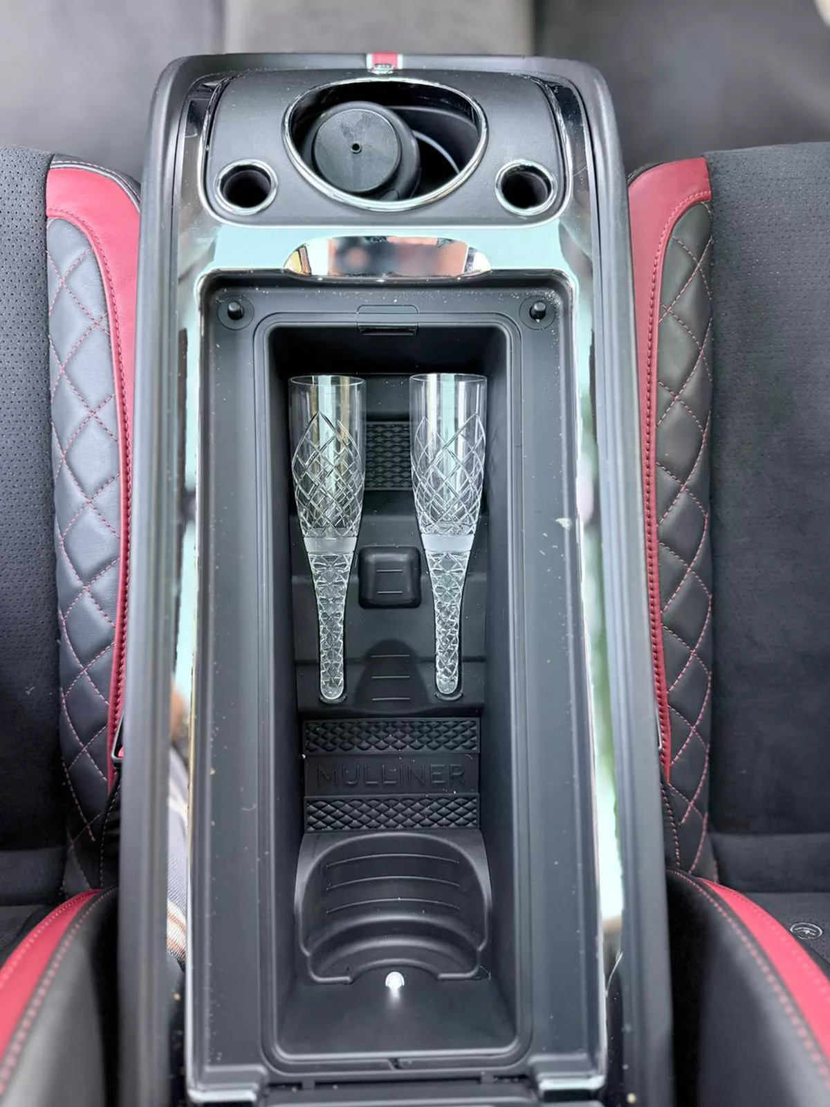 BENTLEY BENTAYGA W12 SPEED | GCC SPECS | CARBON FIBRE EDITION | YEAR: 2020-9-9